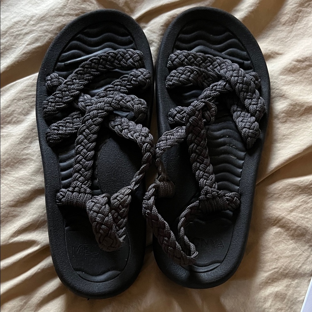 Megnya Sandals women’s size 7